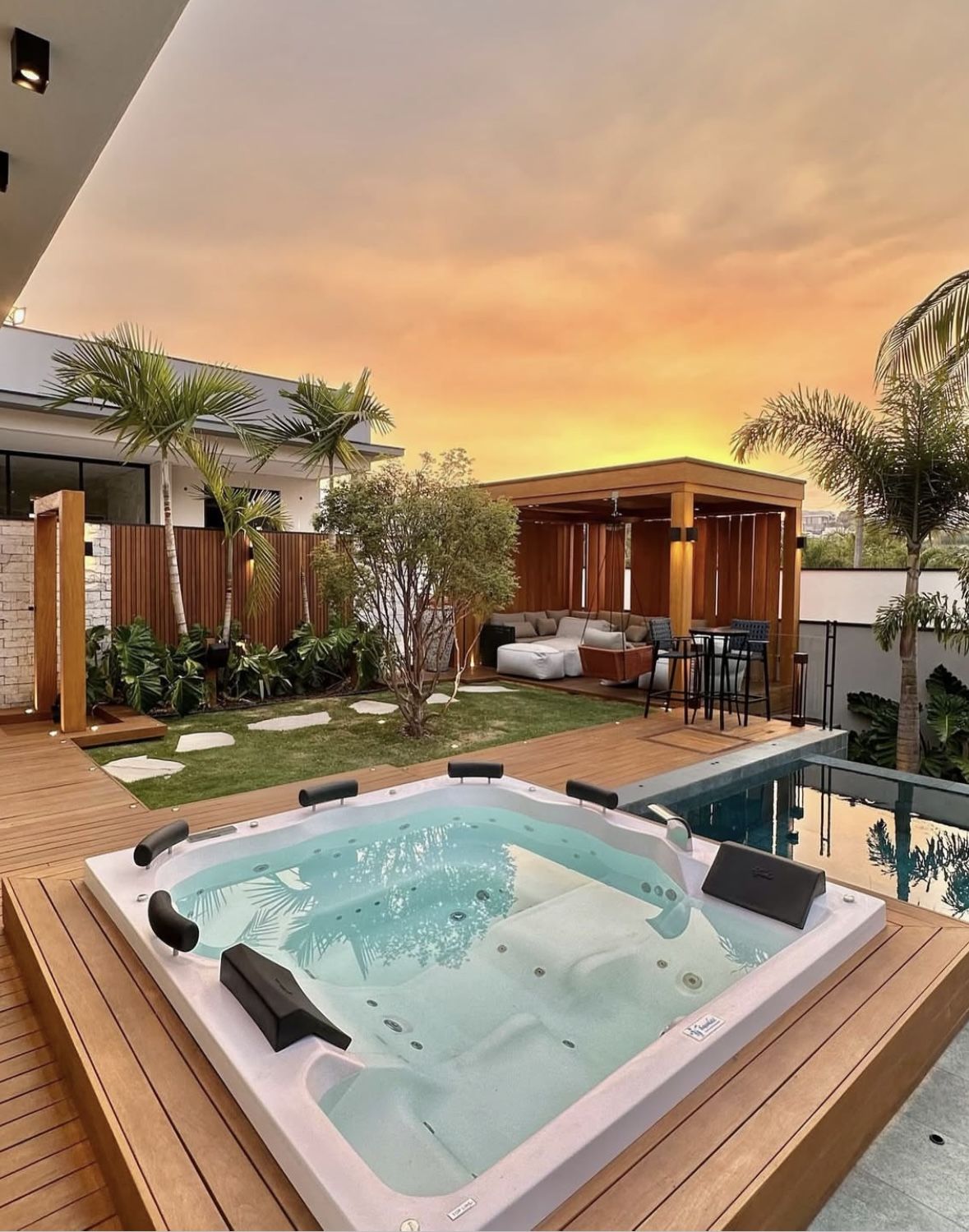 Jacuzzi Tubs and Spa